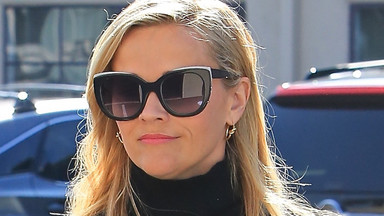 42-letnia Reese Witherspoon i jej zgrabne nogi