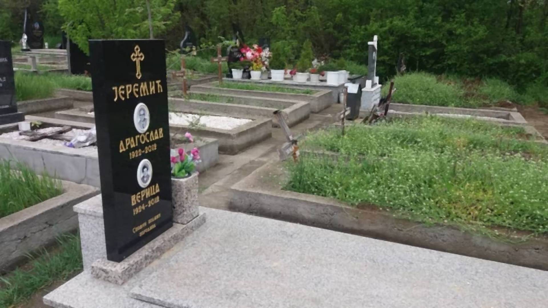 Usamljeni grob u Kragujevcu čuva divnu i bolnu ljubavnu priču