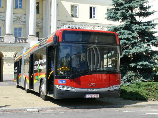 Solaris Urbino 18 Hybrid - taki hybrydowy autobus będzie jeździć już niedługo po Warszawie. Fot. materiały prasowe Solaris