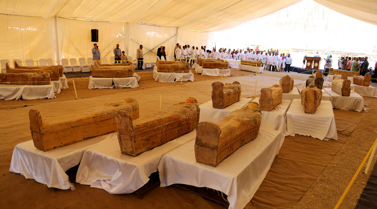 A régészek páratlan leletre bukkantak a 3000 éves sírboltban /Fotó: MTI