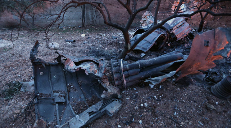 A lelőtt SZU-25-ös maradványai / Fotó: AFP