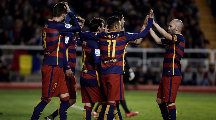 Újabb győzelmet ünnepelhetett a Barca / Fotó: AFP