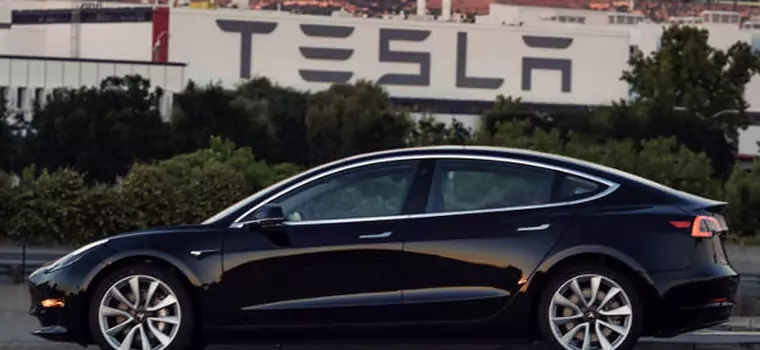 Tesla Model 3 w wersji produkcyjnej na pierwszych zdjęciach