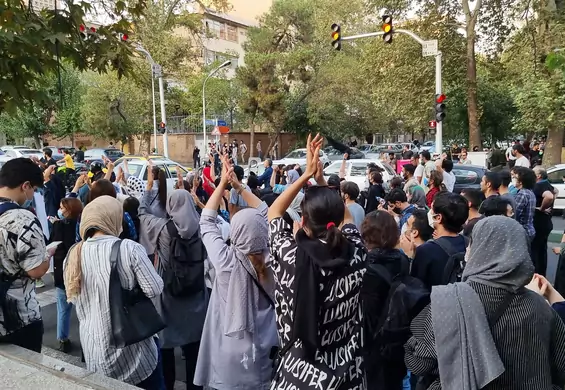 Władze Iranu przegłosowały karę śmierci dla protestujących. To prawie 15 tys. osób