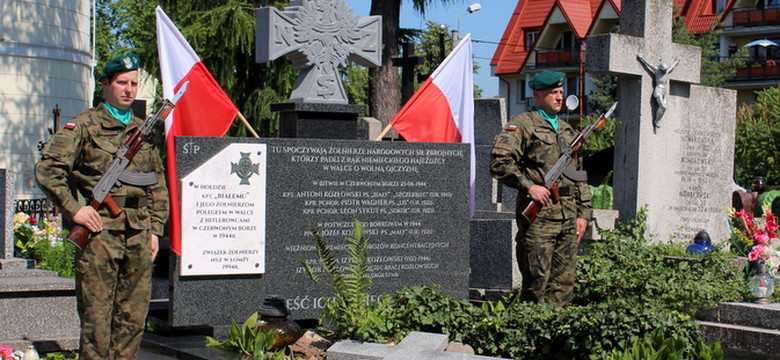 Łomża: odsłonięto pomnik żołnierzy Narodowych Sił Zbrojnych