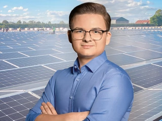 Sebastian Jabłoński jako młody, wybijający się makler na giełdzie energii postanowił założyć własny biznes. W trzy lata zbudował jedną z najciekawszych firm działających w zielonej energetyce