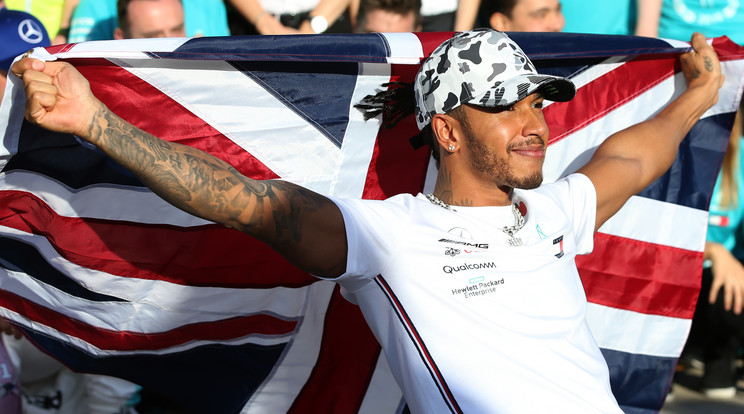 Lewis Hamilton boldog, és bízik benne, hogy sokáig az is marad. /Fotó: Getty Images