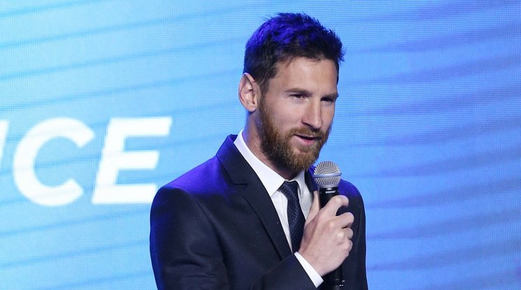 Messi megígérte a gyerekeknek, hogy a világ legjobb parkját építik fel nekik /Fotó: AFP