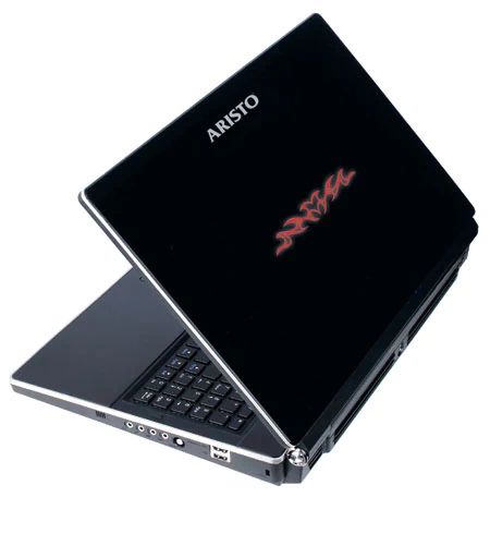 Za laptop wydajniejszy od większości domowych pecetów, Aristo Vision i685 wyposażony w dwie karty graficzne GTX280M i procesor Intel Core2 Quad Q9300, musimy zapłacić 14 000 złotych