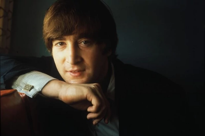 8. John Lennon, 12 mln dolarów