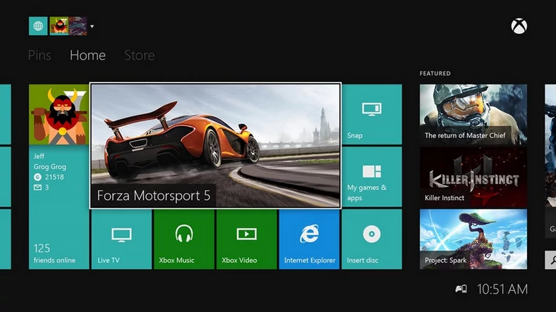Menu główne konsoli Xbox One przypomina system Windows 8. Microsoft także tutaj postawił na popularne kafelki