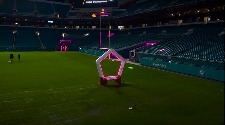 A Drone Racing League már a Miami Dolphins stadionjába is eljutott /Fotó: Youtube