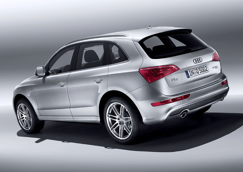 Audi Q5 S-line: nowy SUV w sportowym dresie