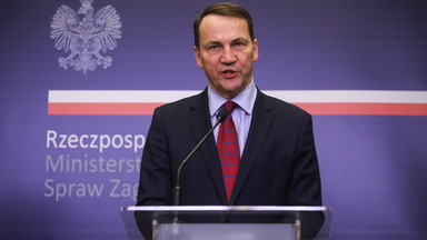 Radosław Sikorski reaguje na decyzję w sprawie Antoniego Macierewicza. Pisze o "cynicznym świrze"