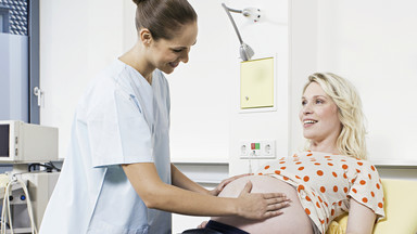 Opieka okołoporodowa - jakie przywileje ma kobieta w ciąży?