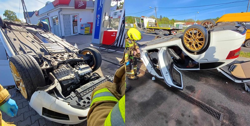 Wypadek podczas wyprzedzania busa. Auto wylądowało na dachu koło dystrybutora