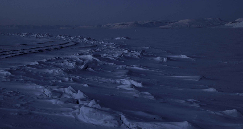 Środek dnia podczas pory niebieskiej pod koniec nocy polarnej, fot. Ilona Wiśniewska
