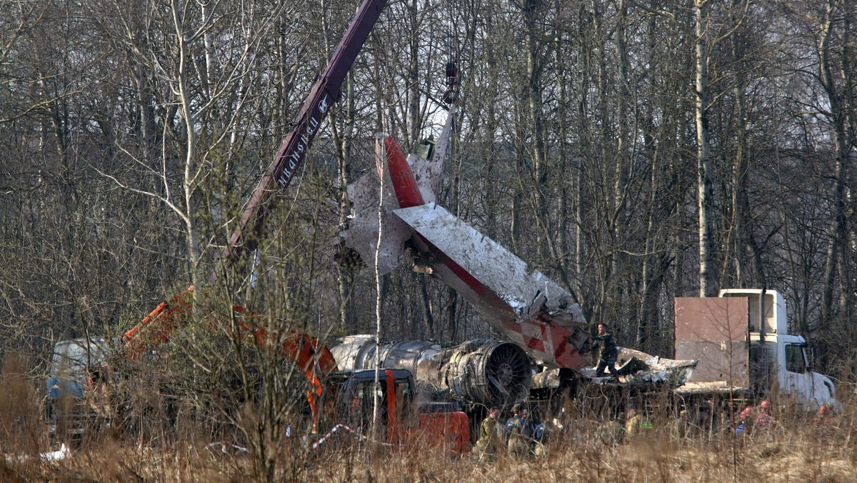 Strona rosyjska przekonywała stronę polską, by delegacje udające się na obchody rocznicy Zbrodni Katyńskiej nie lądowały w Smoleńsku - zeznał świadek z MSZ na procesie Tomasza Arabskiego, b. szefa kancelarii premiera.