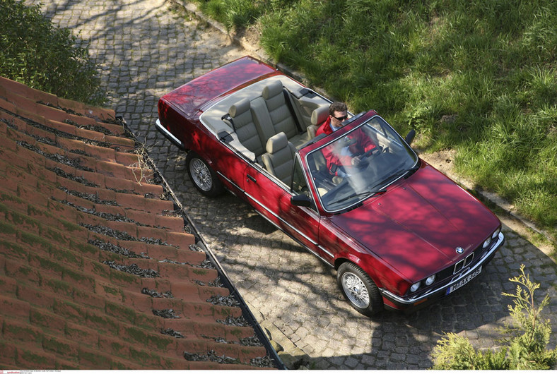 BMW E30 Cabrio - Czas na rekreację w klasycznym stylu