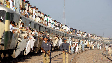 Brutalny gwałt w pociągu w Pakistanie. Wśród sprawców  konduktor