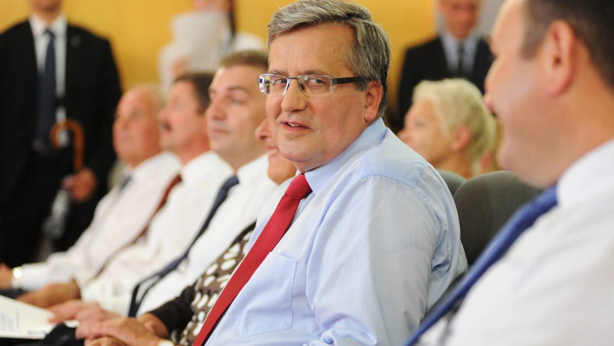 Prezydent Bronisław Komorowski zapowiedział w Świnoujściu, że będzie bronić odpowiednio wysokiego finansowania polskich sił zbrojnych, w związku z ograniczeniami w wykonaniu tegorocznego budżetu państwa.