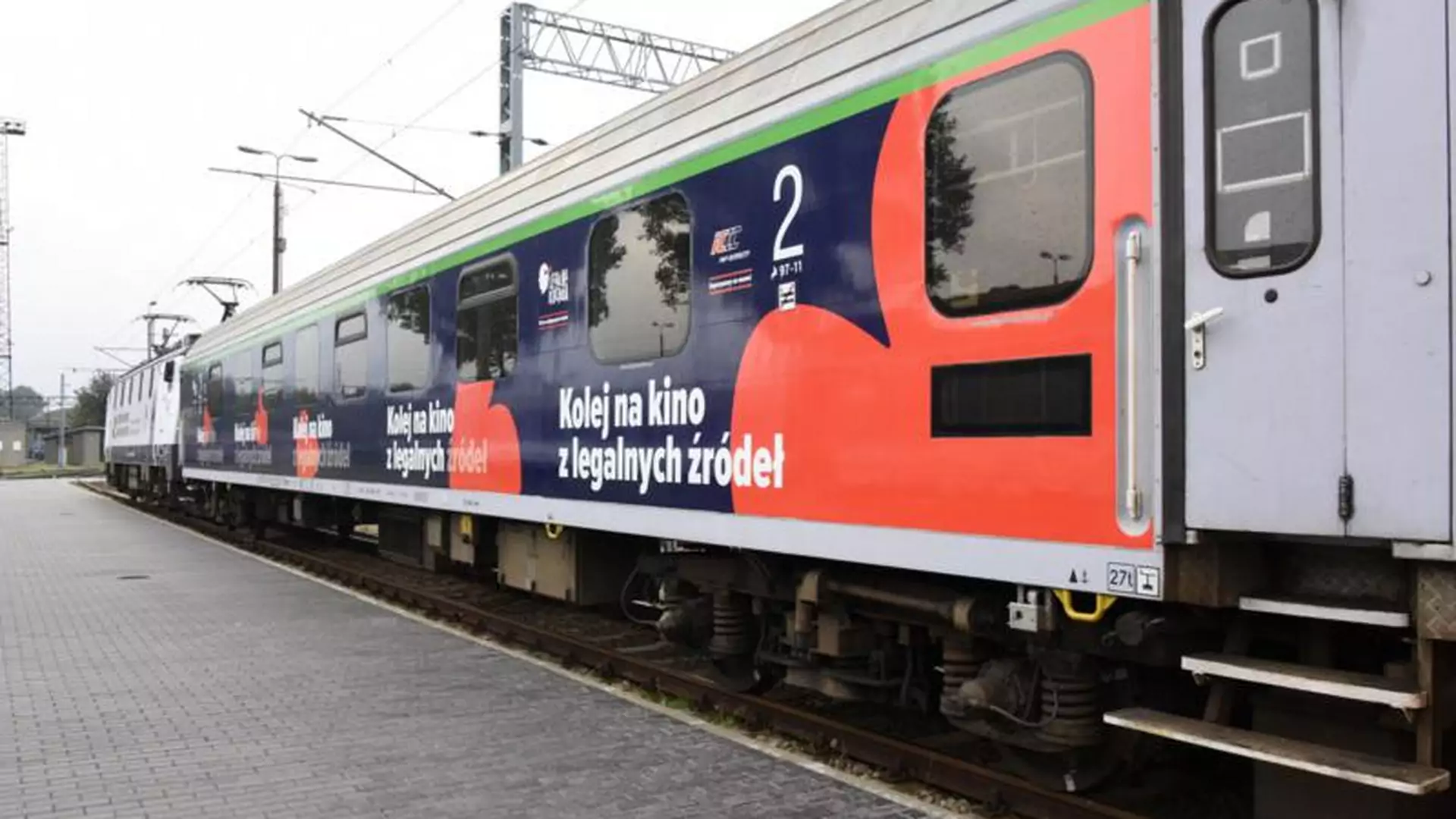 PKP Intercity wypuściło na tory wagon kinowy. Filmy obejrzysz bez dopłat