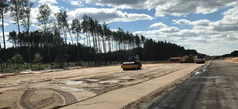 Uwaga, ląduje samolot! Drogowe odcinki lotniskowe w Polsce