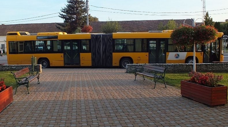 Ezen a buszon támadták meg a sofőrt / Fotó: police.hu