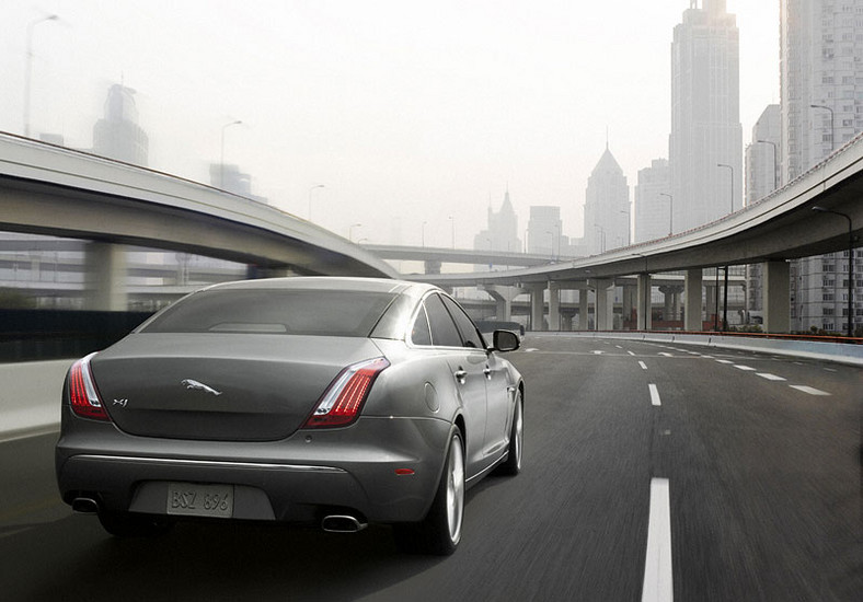 Jaguar XJ: zdjęcia, oficjalne informacje, dane techniczne (wideo)