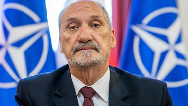 Macierewicz: mamy do czynienia z żenującym widowiskiem