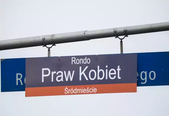 Wieś pod Warszawą będzie miała rondo Praw Kobiet. Radni PiS: "To zaostrzy konflikt"