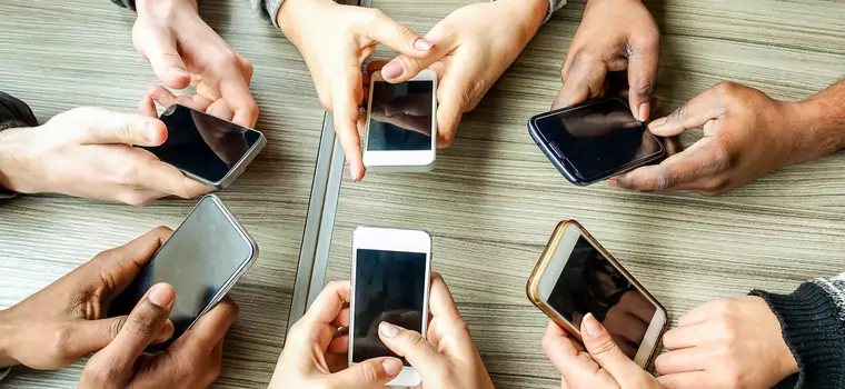 Samsung promuje "następcę SMS-ów". Prztyczek w nos Apple