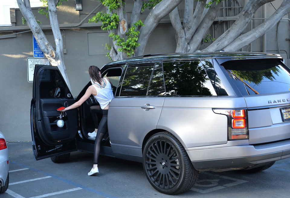 Kendall Jenner zaparkowała auto w miejscu dla niepełnosprawnych