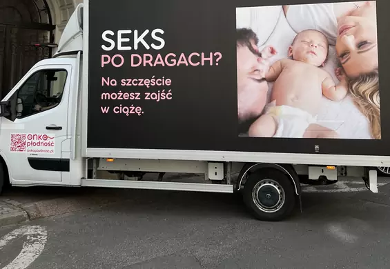 Niecodzienna furgonetka na ulicach Warszawy. Chodzi o onkopołodność
