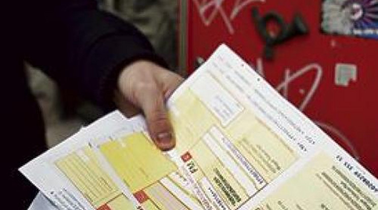 Kisebb rezsivel, de új adókkal érkezik 2013