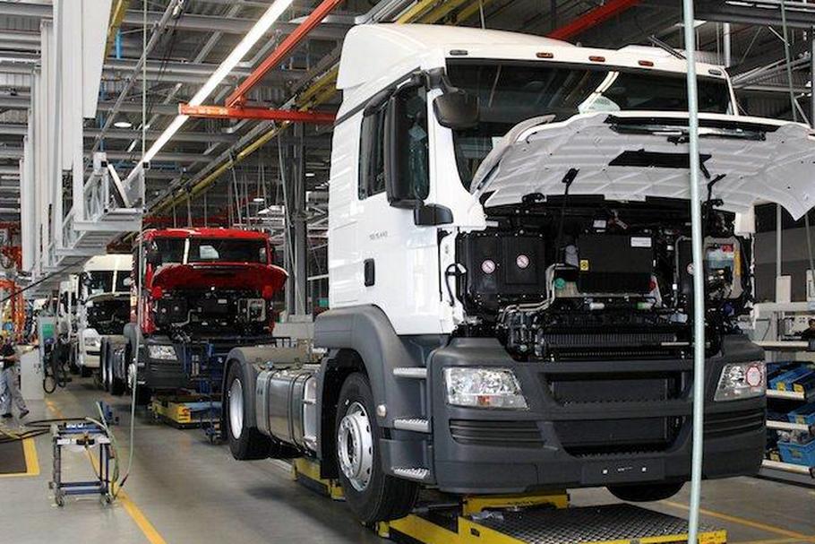 samochody ciężarowe produkcja fabryka