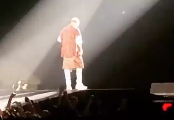 Justin Bieber spadł ze sceny na koncercie. Zobaczcie wideo