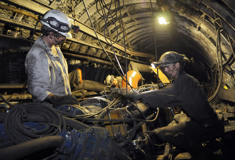 Górnicy w kopalni. Fot. Bloomberg