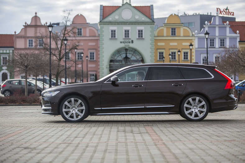 Volvo V90 D5 AWD - pięć metrów dobrego stylu