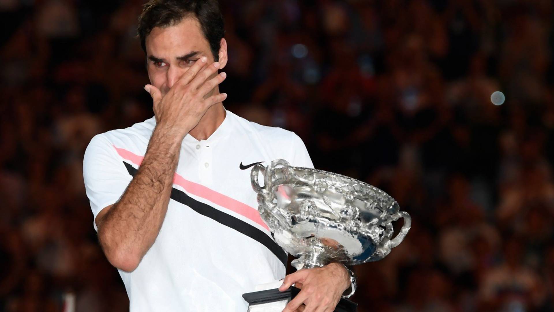 Rodžer Federer ušao u istoriju i njegove suze su preplavile Internet