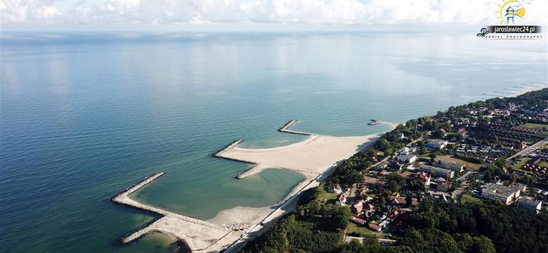 Sztuczna plaża w Jarosławcu powiększa się. Zdjęcia robią wrażenie!