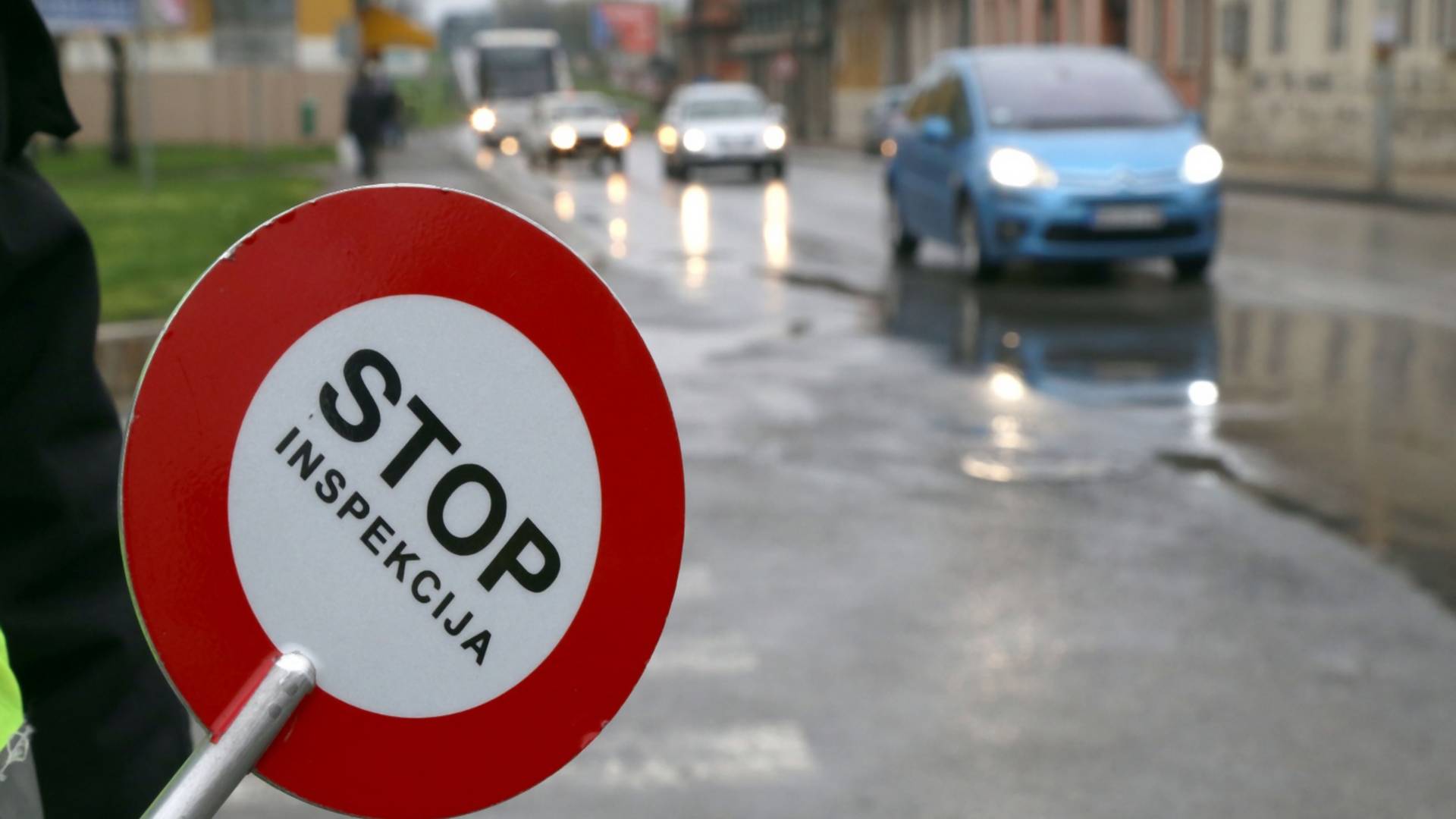 Pijanom vozaču policija dala jedan poziv - on pozvao roštiljnicu i naručio ćevape