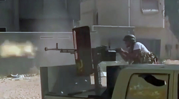 Megindították a végső támadást Szirtben a kormányerők / Fotó: Youtube