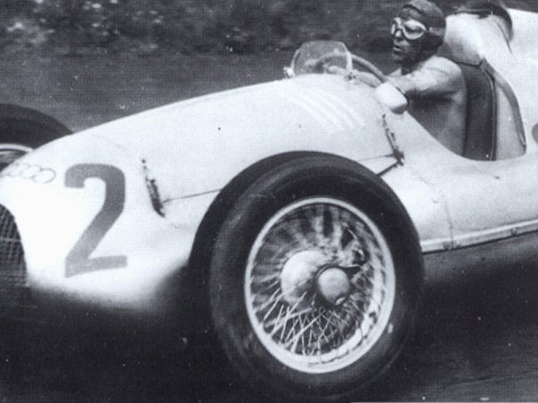 Przesunięto licytację Auto Union D-Type