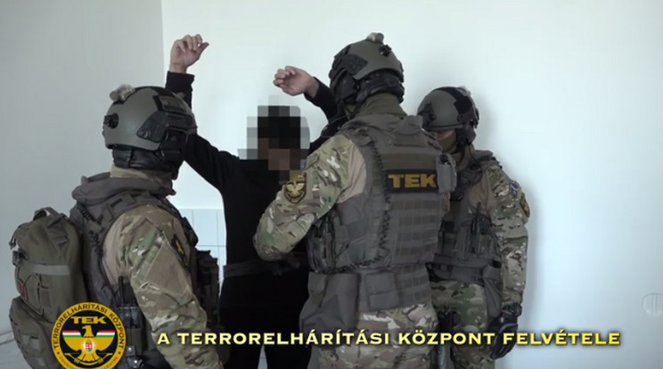A TEK legkapcsolta az ISIS hóhérját / Fotó: police.hu