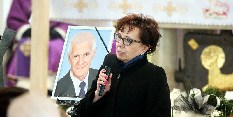 Elżbieta Witek pochowała męża. Na pogrzebie pojawili się czołowi politycy PiS