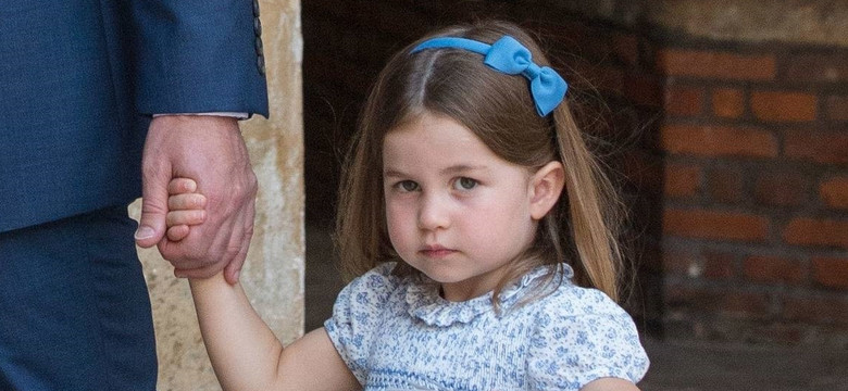 Dlaczego księżniczka Charlotte nosi tylko sukienki?