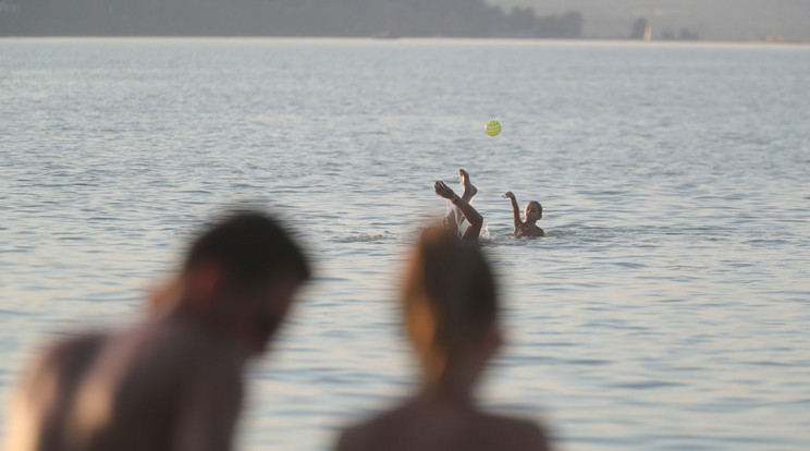 Új eszköz gondoskodik idén a Balatonnál nyaralók biztonságáról / Fotó: MTI/Varga György