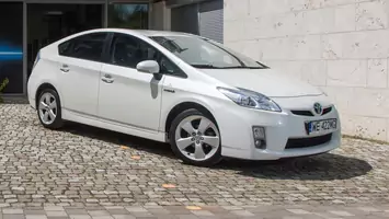 Sprawdziliśmy Toyotę Prius z przebiegiem 375 tys. km. Czy to faktycznie auto niezniszczalne?