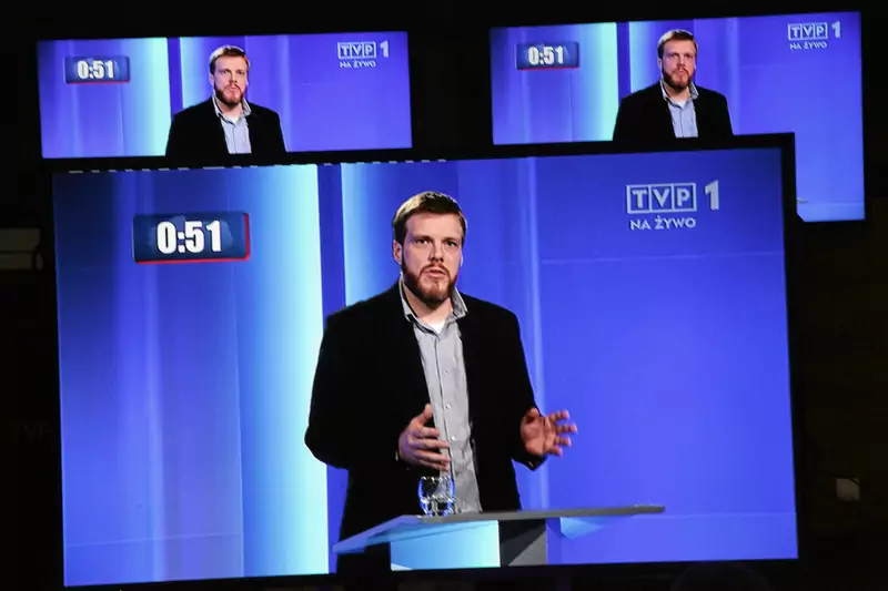 Adrian Zandberg podczas świetnego występu na debacie liderów w październiku 2015